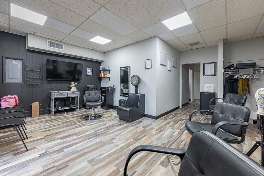 More Photos Of 8620 Winton Rd, Cincinnati Medical For Sale