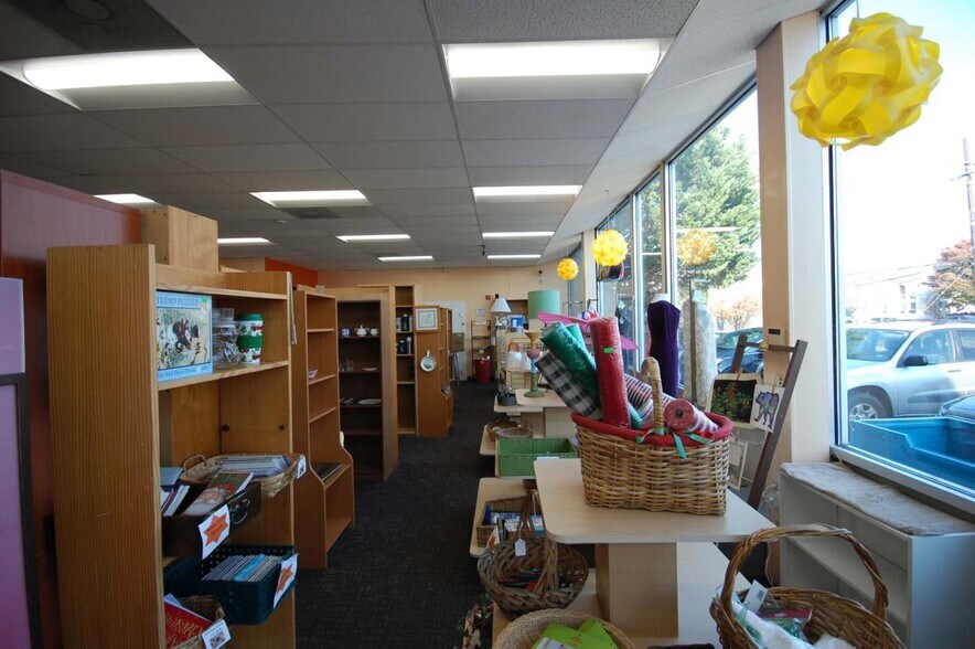 More Photos Of 10730 Connecticut Ave, Kensington Storefront Retail Office For Sale