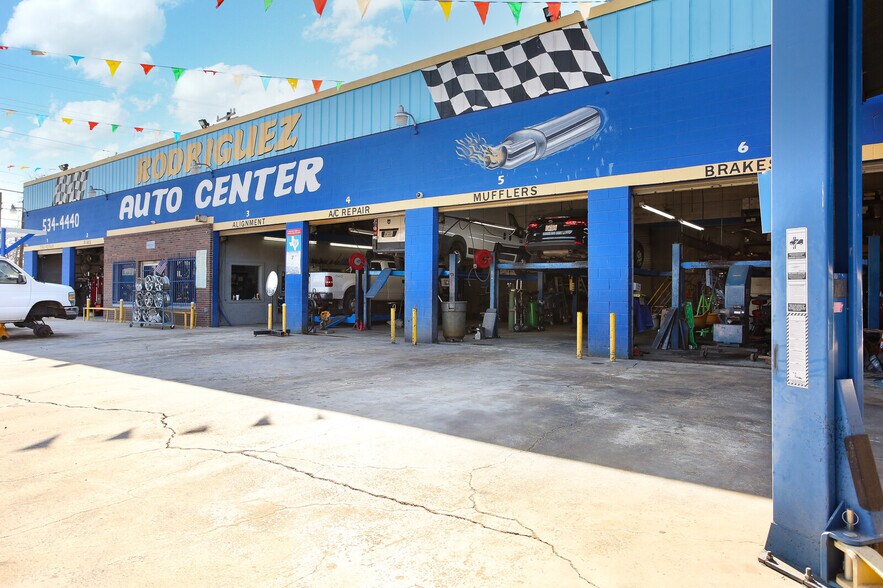 Primary Photo Of , San Antonio General Retail For Sale