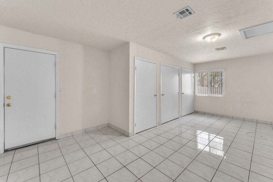 More Photos Of 2130 E Maule Ave, Las Vegas Land For Lease