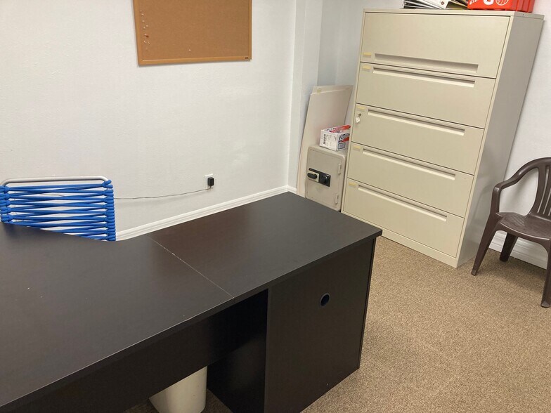 More Photos Of 21422 Carson Dr, Land O' Lakes Warehouse For Sale