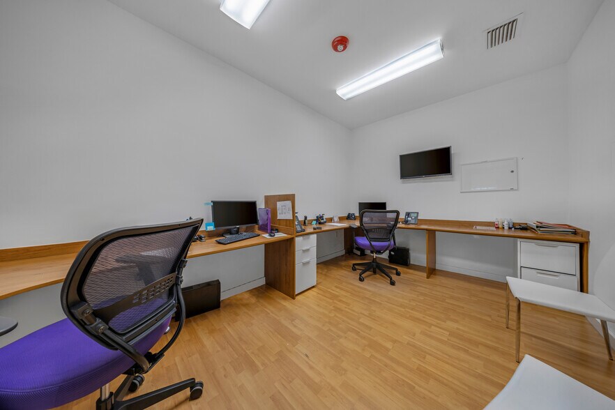 More Photos Of 99 W 49th St, Hialeah Medical For Lease
