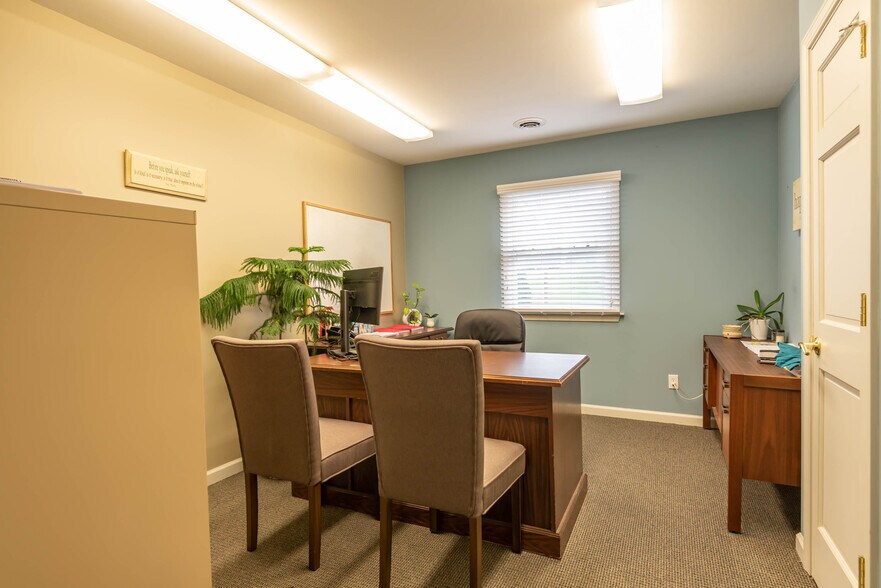 More Photos Of 4101 E 3rd St, Bloomington Office For Lease