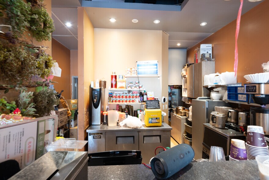 More Photos Of 28 S Unionville Av, Markham Storefront Retail Office For Sale