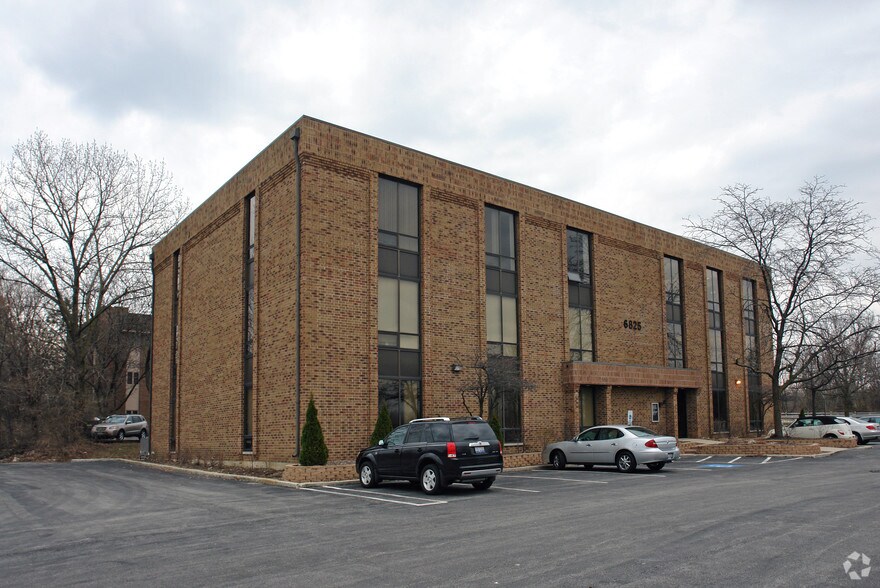 Primary Photo Of 6825 Hobson Valley Dr, Woodridge Medical For Sale