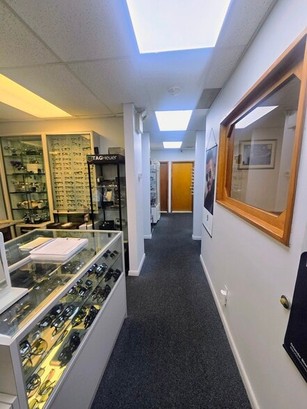 More Photos Of 3018 31st Ave, Astoria Storefront Retail Residential For Lease
