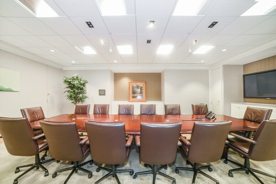 More Photos Of 1201 W Peachtree St NW, Atlanta Coworking Space