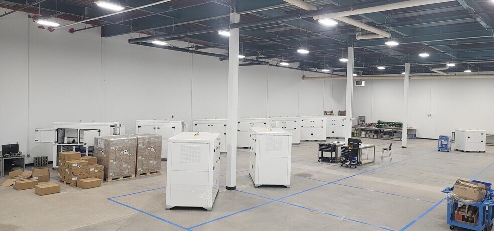 More Photos Of 185 Grassy Plain St, Bethel Manufacturing For Lease