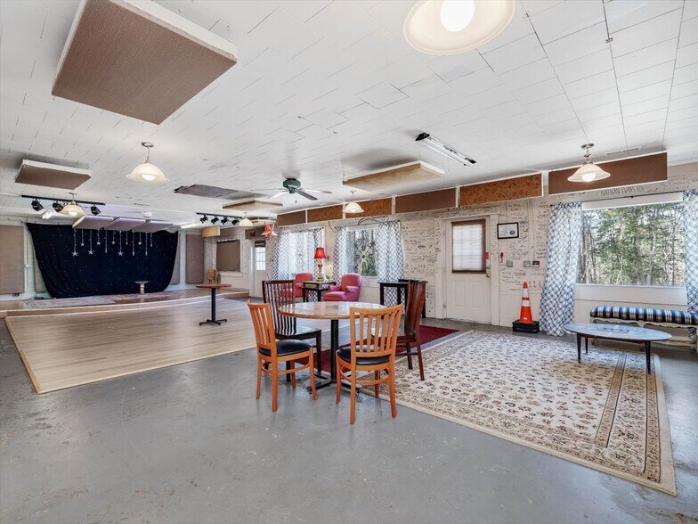 More Photos Of 8874 NC-87 Hwy, Graham Flex For Lease