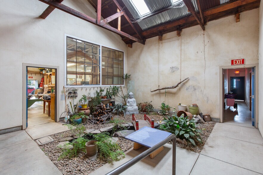 More Photos Of 2534 Magnolia St, Oakland Manufacturing For Sale