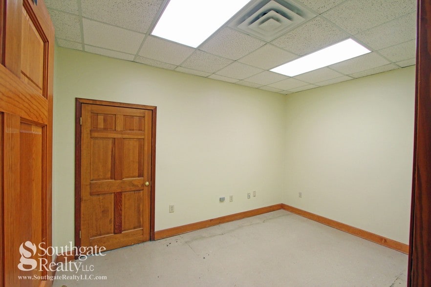 More Photos Of 1700 S 28th Ave, Hattiesburg Freestanding For Lease