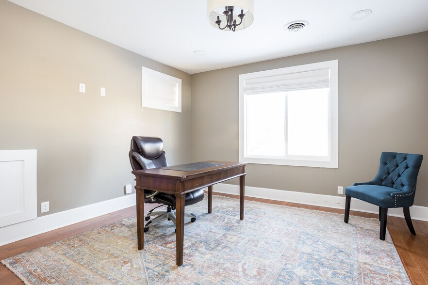 More Photos Of 502 W Main St, Danville Office For Sale