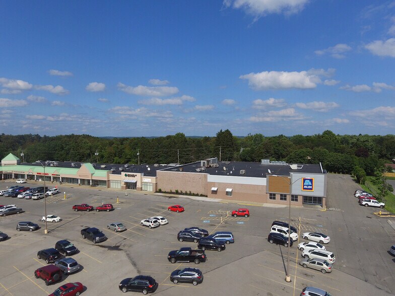 More Photos Of 2546-2586 Constitution Blvd, Beaver Falls Unknown For Lease