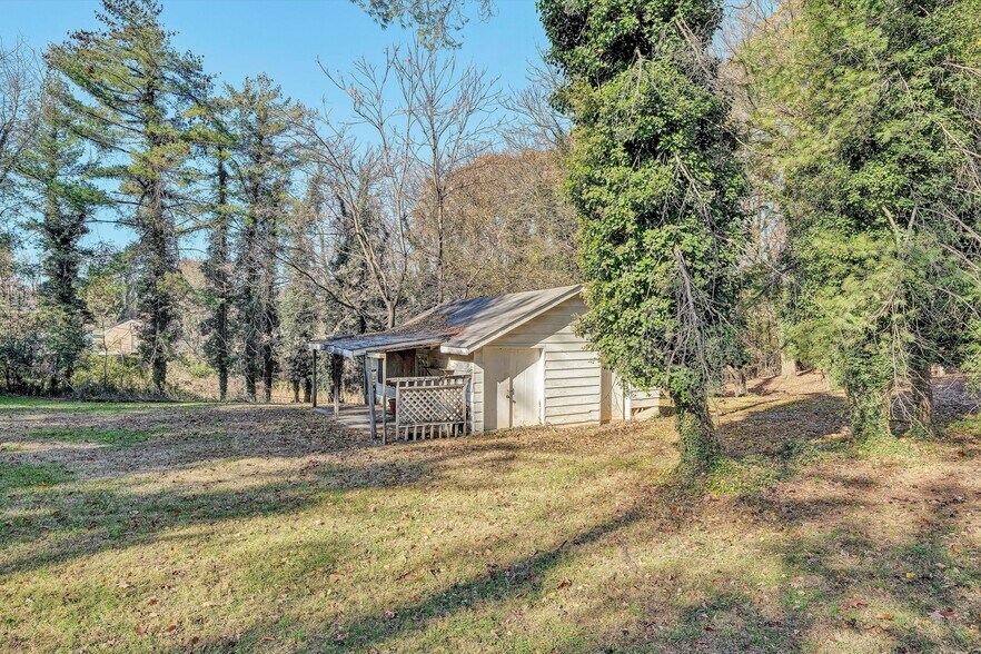 More Photos Of 934 Commander Dr, Roanoke Specialty For Sale