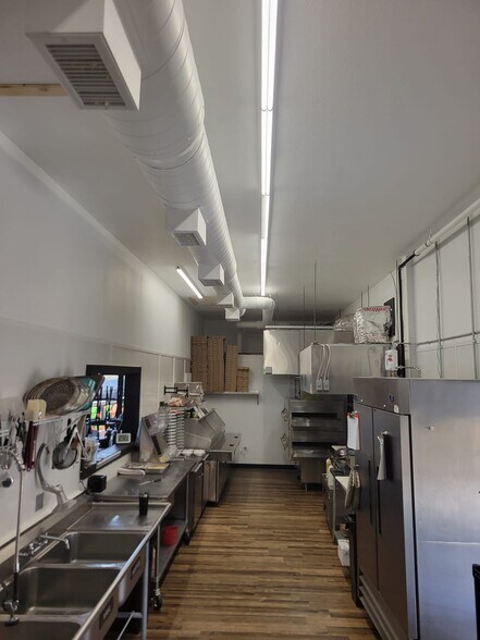 More Photos Of 277 Luther Seiber Blvd, Pioneer Restaurant For Sale