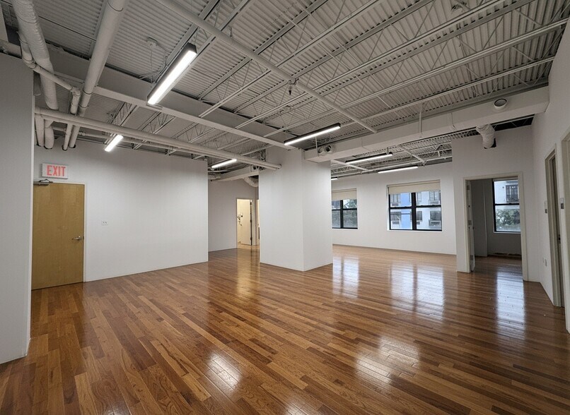 Primary Photo Of 101 Broadway, Brooklyn Office For Lease