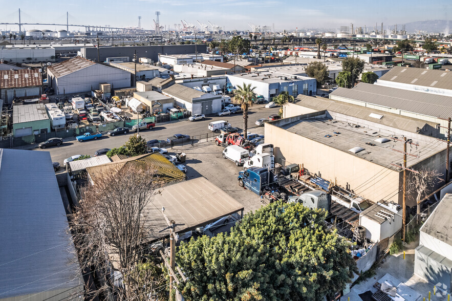 More Photos Of 2035 W 15th St, Long Beach Office For Sale