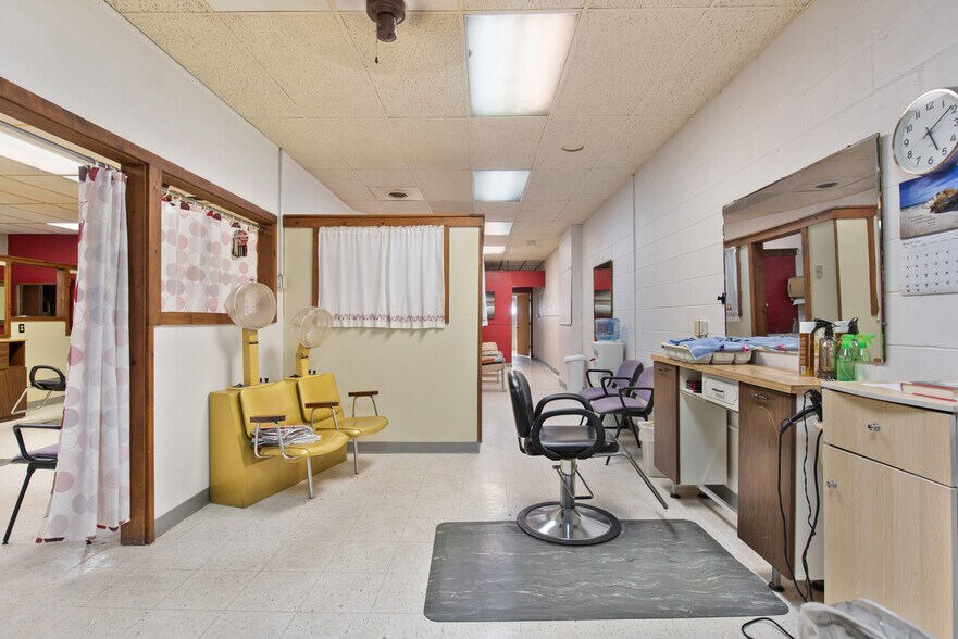 More Photos Of 4801 N Welcome Ave, Minneapolis Freestanding For Sale