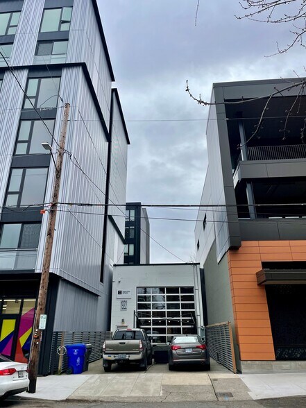 More Photos Of 1922 NW Pettygrove St, Portland Loft Creative Space For Sale
