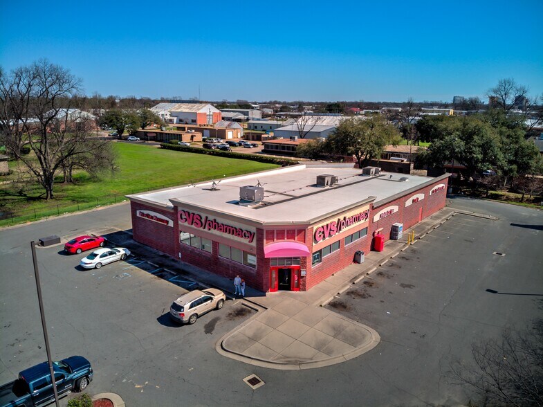 More Photos Of 1540 N Market St, Shreveport Freestanding For Sale