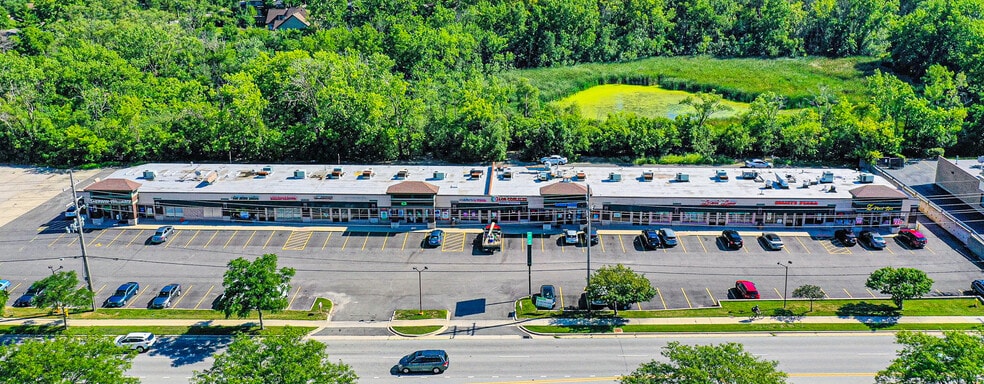More Photos Of 701-743 E Roosevelt Rd, Lombard Unknown For Lease
