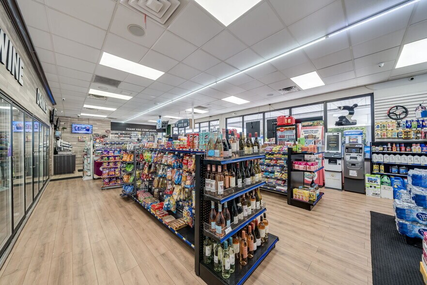 More Photos Of 8291 N University Dr, Tamarac Service Station For Sale