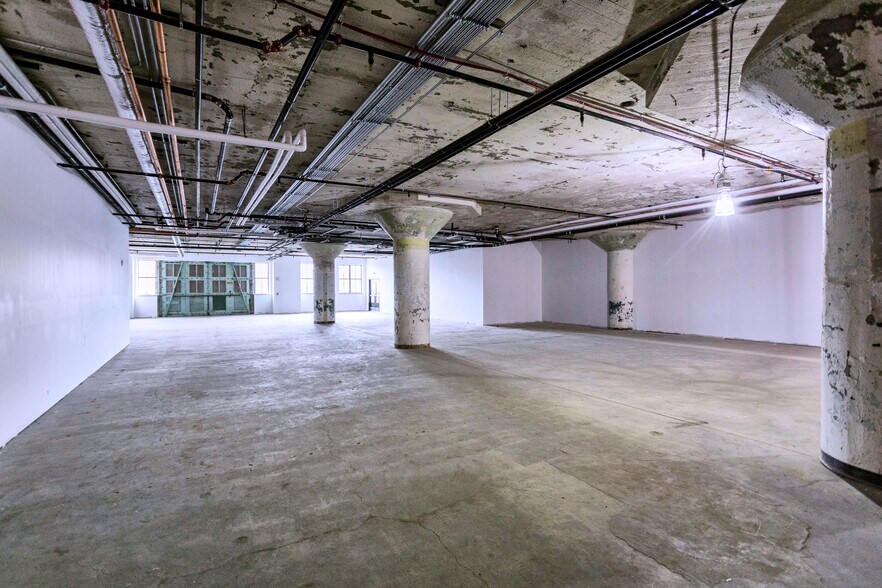 More Photos Of 6001 Cass Ave, Detroit Office For Lease