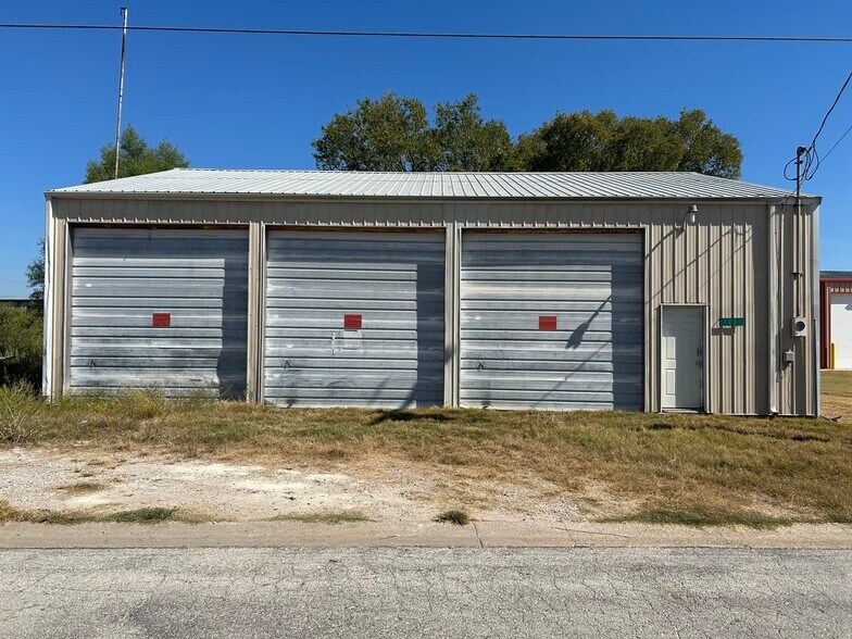 Primary Photo Of 7231 Mesco Dr, Bryan Warehouse For Lease