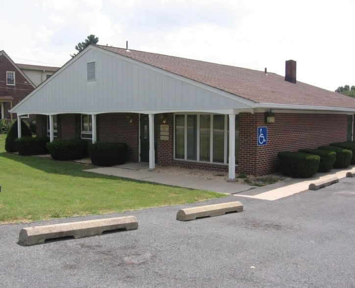 Primary Photo Of 195 Willow St, Reinholds Medical For Lease
