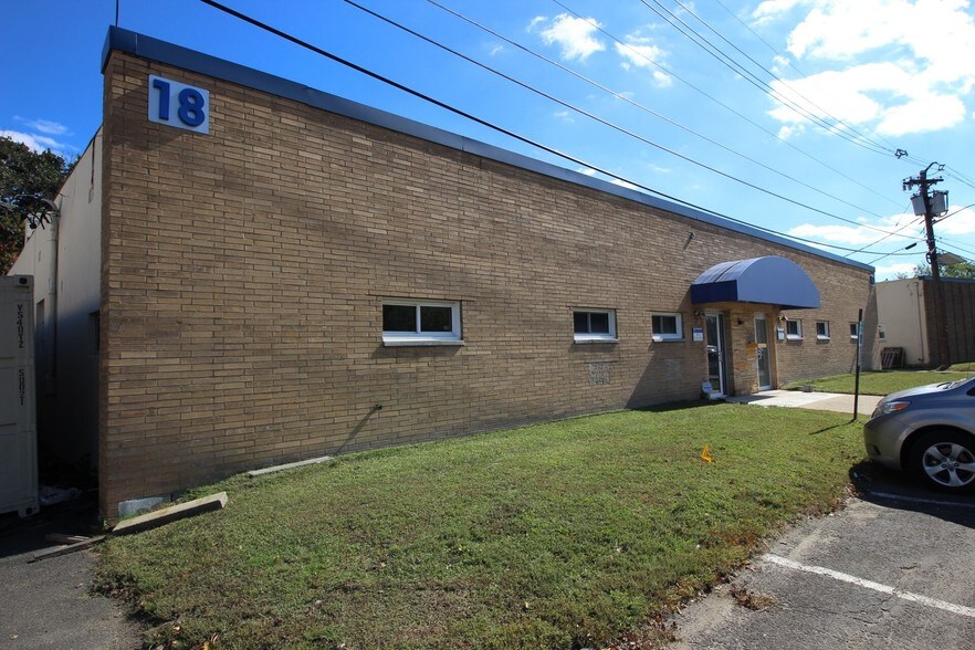 More Photos Of 7300 N Crescent Blvd, Pennsauken Light Manufacturing For Lease