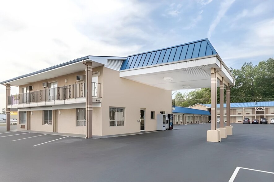 Primary Photo Of 1414 John Harden Dr, Jacksonville Hotel For Sale