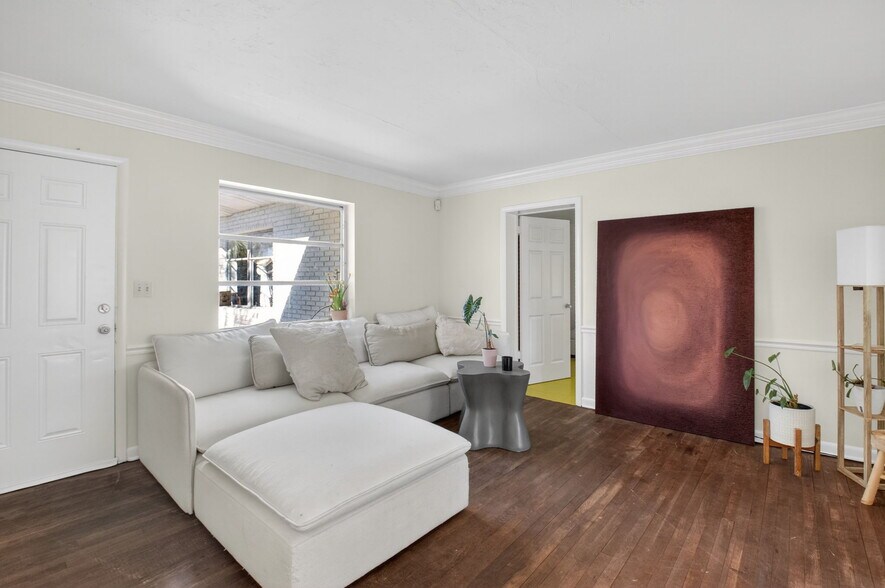 More Photos Of 825 N Federal Hwy, Delray Beach Storefront Retail Residential For Sale