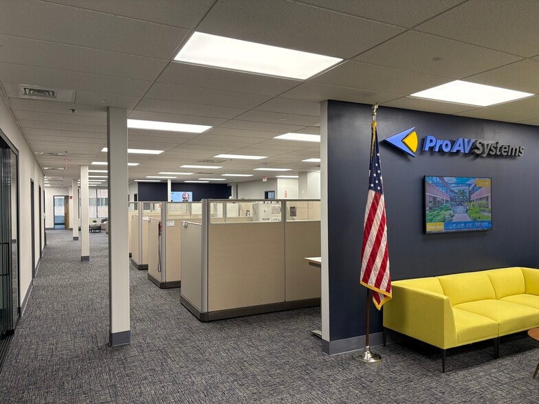 More Photos Of 201 Riverneck Rd, Chelmsford Office For Lease