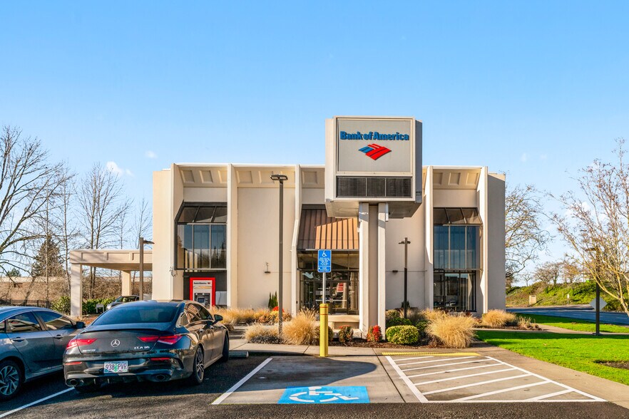 More Photos Of 10101 SW Washington Square Rd, Portland Bank For Lease