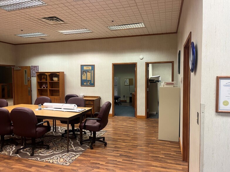 More Photos Of 1618 W 3rd St, Red Wing Office For Sale