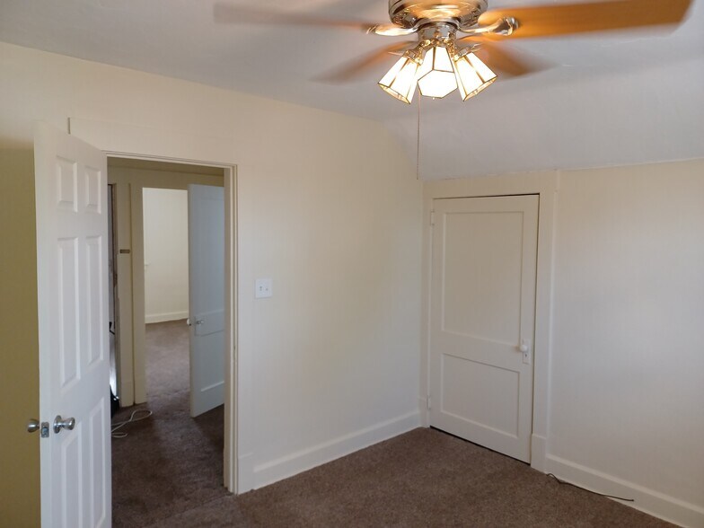 More Photos Of , Bedford Specialty For Sale