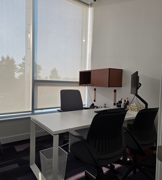 More Photos Of 8318 120 St, Surrey Office For Sale