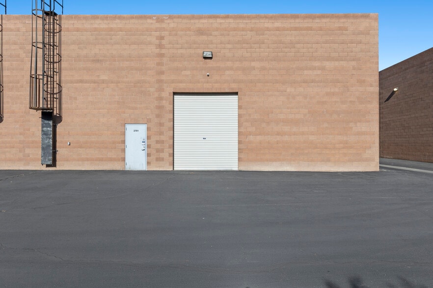 More Photos Of 2781 N Lamb Blvd, Las Vegas Distribution For Lease