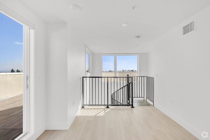 More Photos Of 5570 Rosemead Blvd, Temple City Apartments For Lease