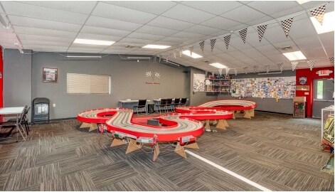 More Photos Of 7050 Allentown Blvd, Harrisburg Showroom For Sale