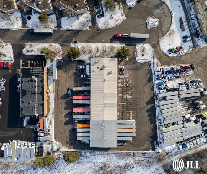 More Photos Of 6445 Van Deemter Crt, Mississauga Distribution For Lease