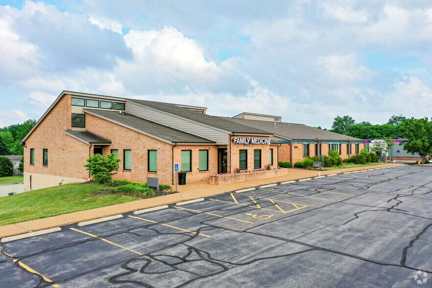 More Photos Of 12810-12818 Tesson Ferry Rd, Saint Louis Medical For Lease