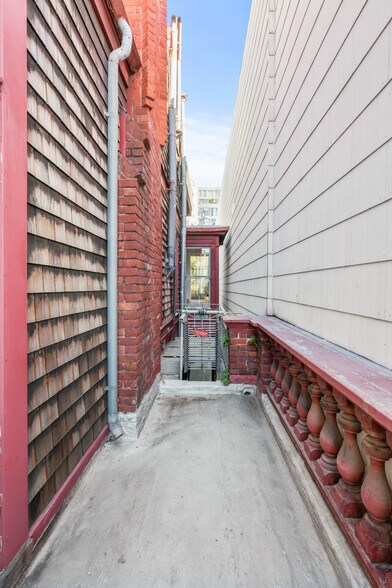 More Photos Of 2332-2334 California Street, San Francisco Apartments For Sale