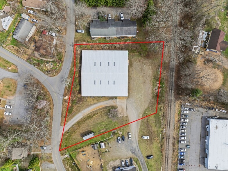More Photos Of 5 Woodland Dr, Asheville Warehouse For Lease