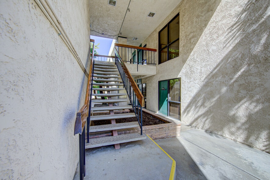 More Photos Of 4949 Buckley Way, Bakersfield Office For Sale