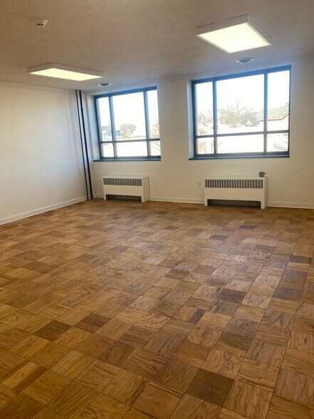 More Photos Of 319 N Wayne St, Piqua Loft Creative Space For Lease