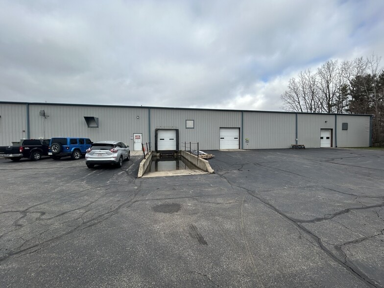 More Photos Of 3 Pequignot Dr, Pierceton Warehouse For Sale