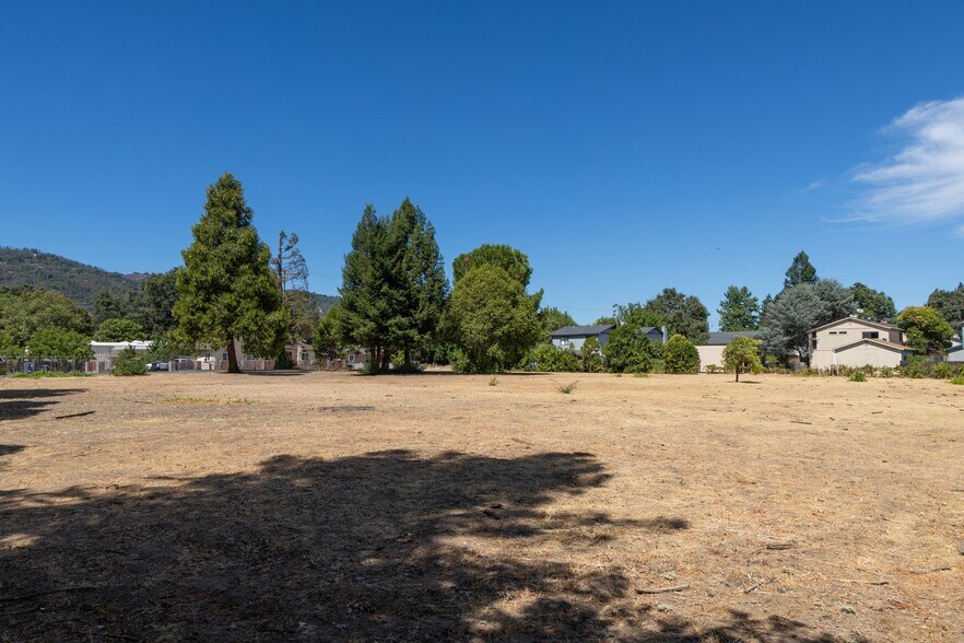 More Photos Of 817 Waugh Ln, Ukiah Land For Sale