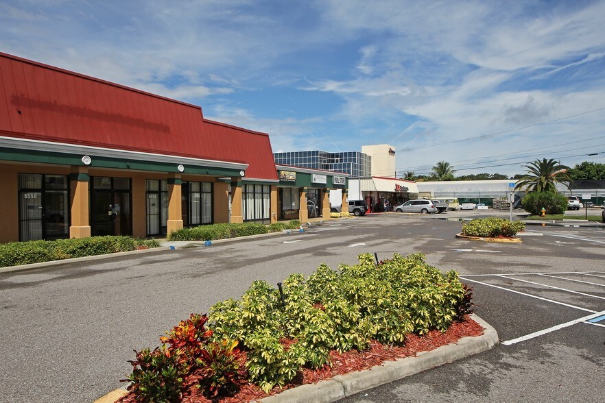 More Photos Of 585-694 N Atlantic Ave, Cocoa Beach General Retail For Lease
