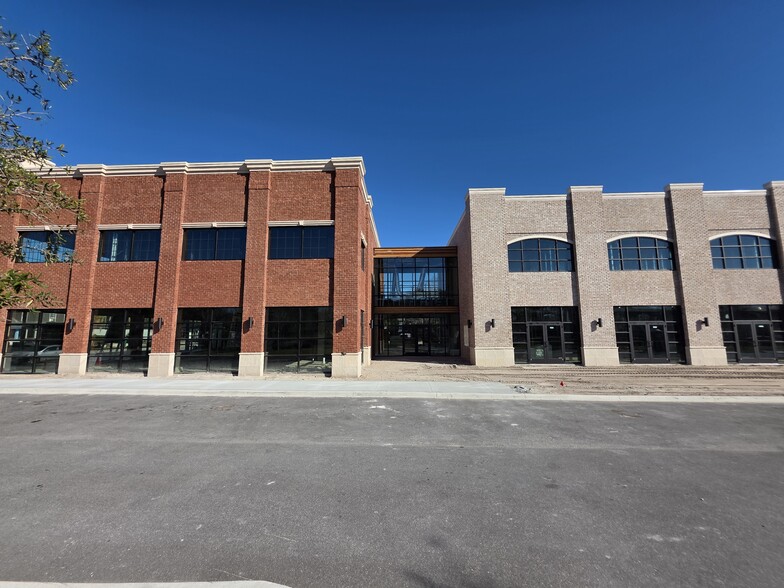 More Photos Of 425 S Woodland Blvd, Deland Office For Lease